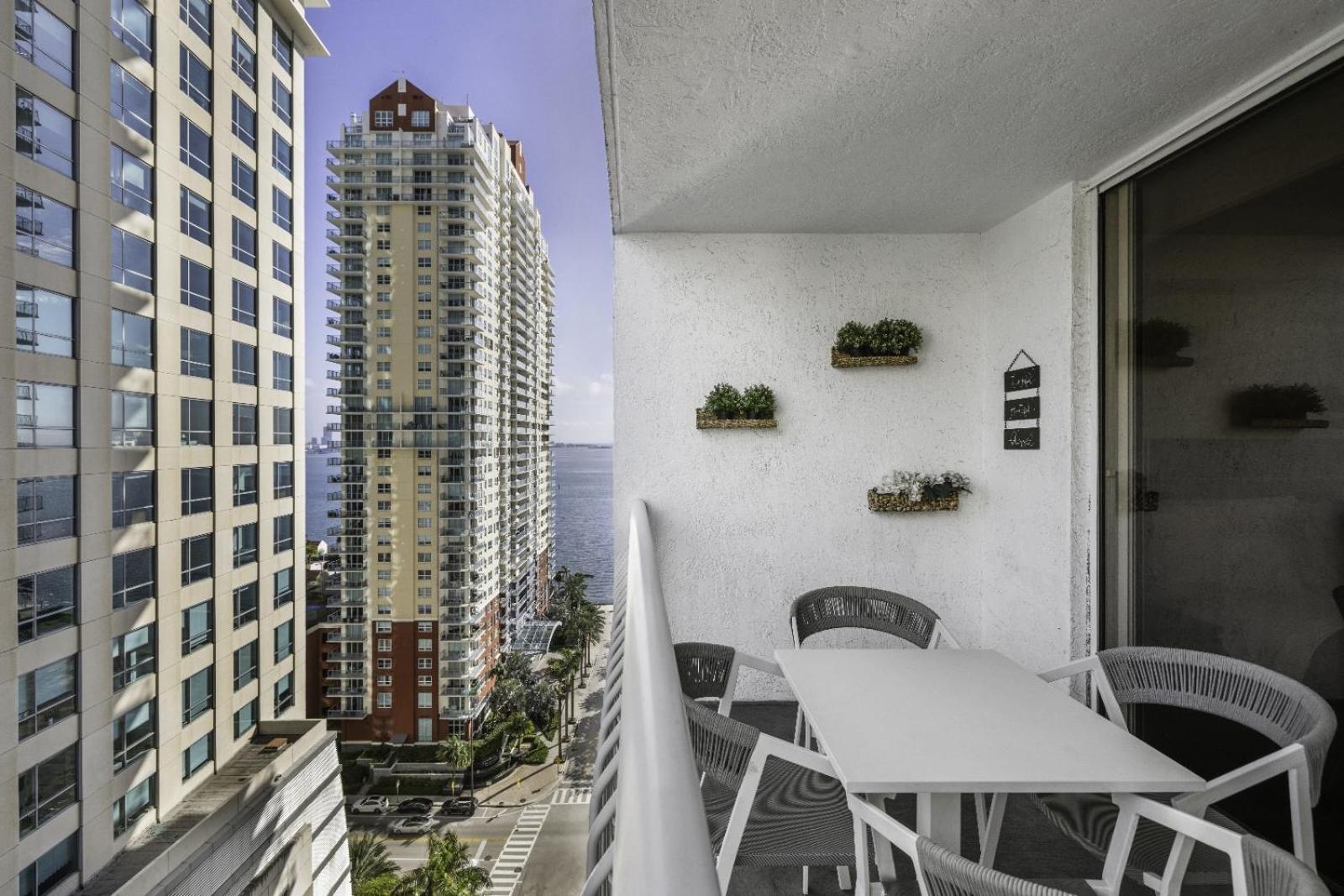 Studios In Brickell With Pool, Gym, Free Parking And Game Room Маями Стая снимка