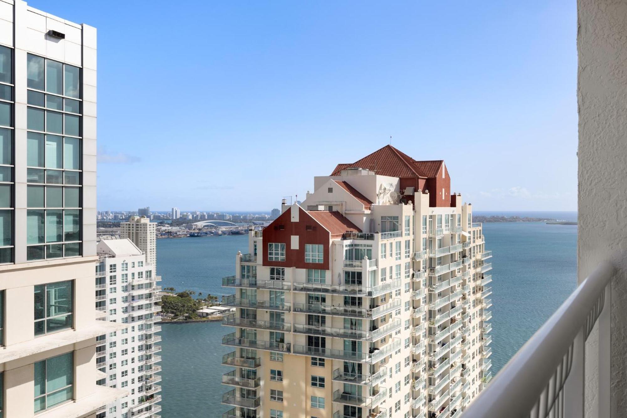 Studios In Brickell With Pool, Gym, Free Parking And Game Room Маями Екстериор снимка